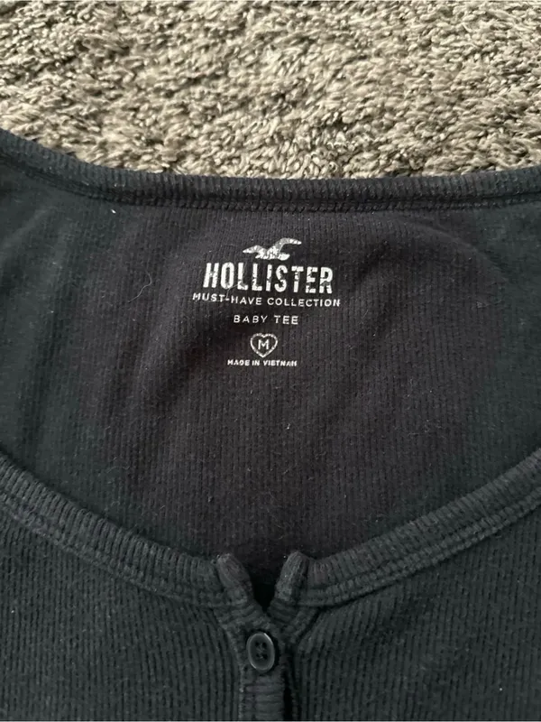 Hollister Black Crop Top Size Medium 0404 - Image 2