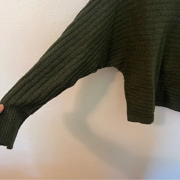 Pink Rose Women's Size Medium Dolman Sleeve Sweater Dark Olive Green Textured‎ - Image 5