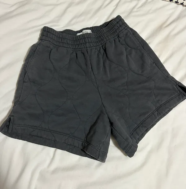 Abercrombie High Waisted Quilted Sweat Shorts - Image 2