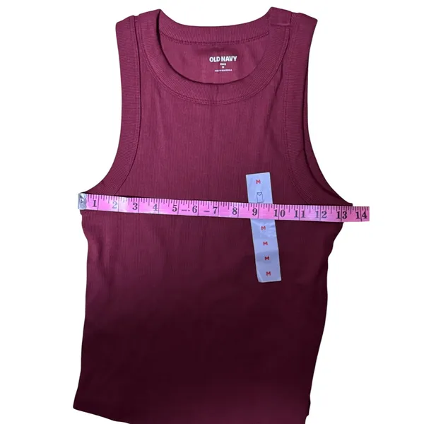 Old Navy Snug Fit Sleeveless Crop Top Maroon Color NWT Sz M - Image 9
