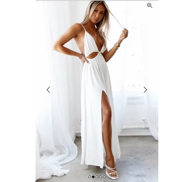 Hello Molly White Soft Breeze Maxi Dress Cut Out Slit Size 8 Boho Vacation - Image 2