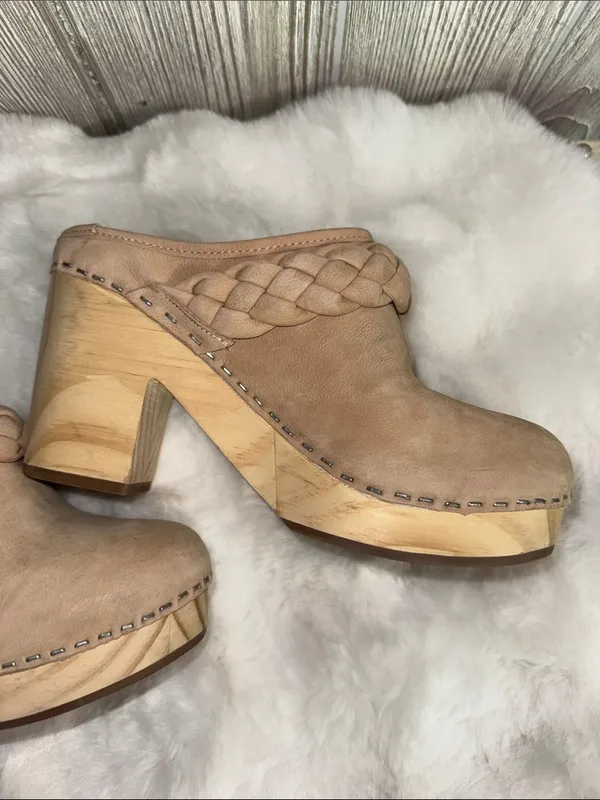 Dolce Vita Hila Braided Suede Slip-On Mules in Light Beige - Image 8
