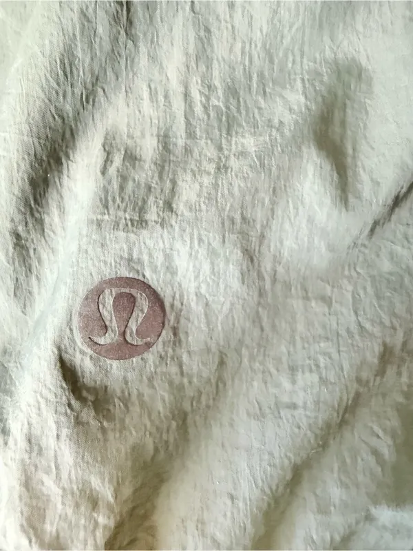 Lululemon Hood Lite Jacket - size 4 - Image 5