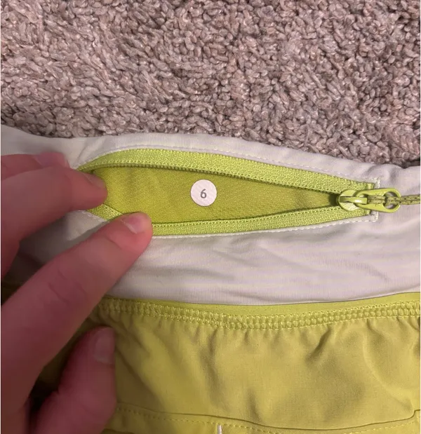 Lululemon Speed Up Shorts 2.5" - Image 4