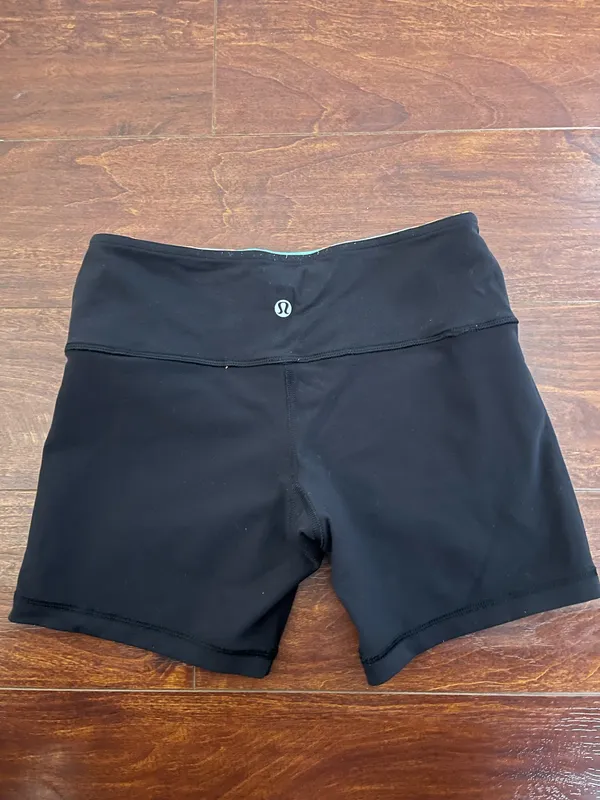Lululemon Boogie Black Reversible Shorts - Image 4