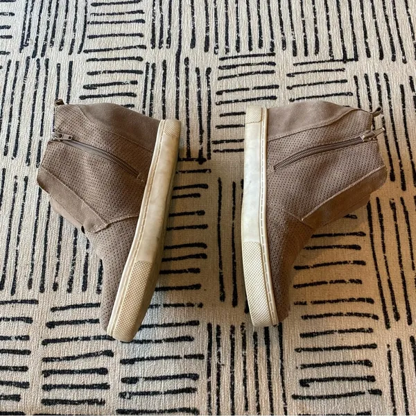 Steve Madden Flavy Taupe Suede Hidden Wedge High Top Sneakers 9 - Image 3