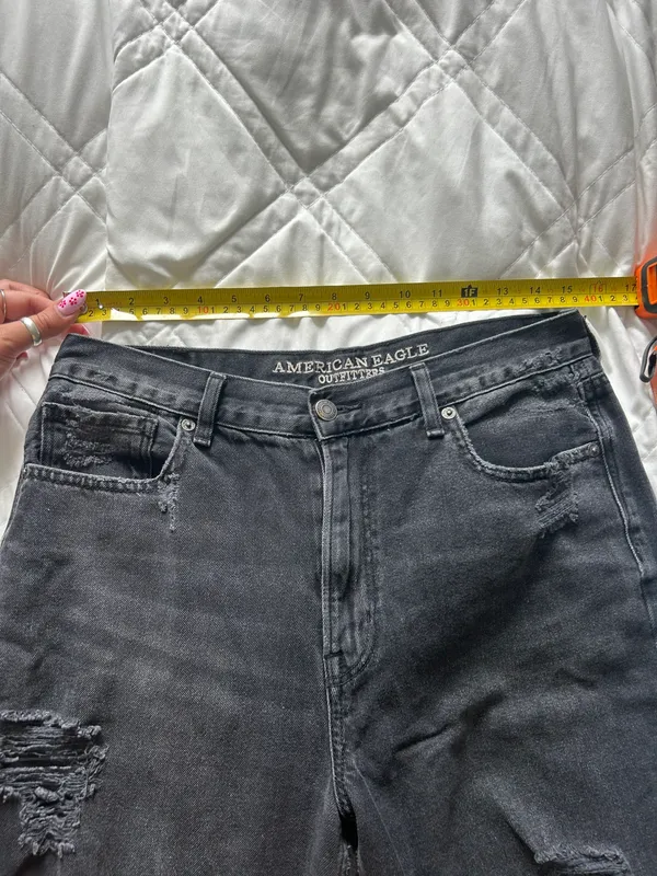 American Eagle Distressed Black Jeans - Image 4
