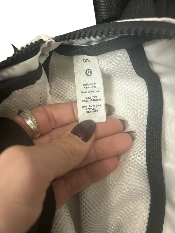 Rare Discontinued Lululemon Everywhere Belt Bag “Manifesto Print” | NWT - Image 5