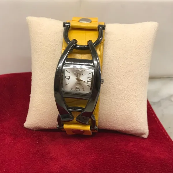 Terner Quartz Watch Yellow Leather Band - Image 4