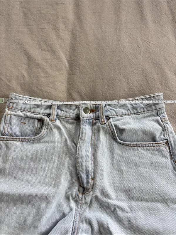Zara Light Wash Frayed Denim Shorts - Image 5
