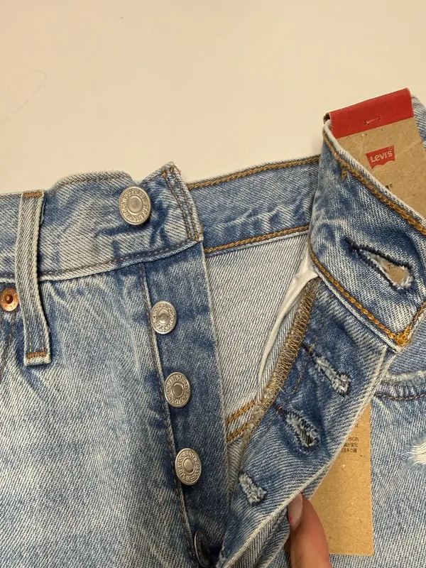 *NEW* Levis' 501® Original Fit High-rise Women's Shorts - Image 5