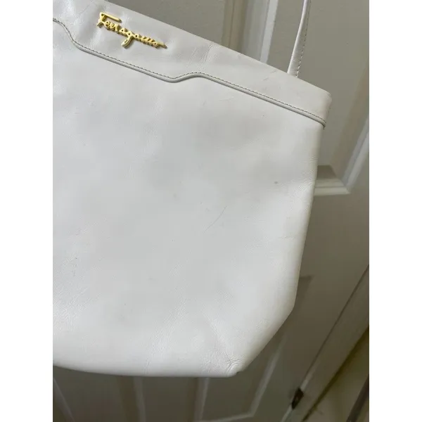 vintage white Salvatore Ferragamo Leather Crossbody Clutch Bag - Image 9