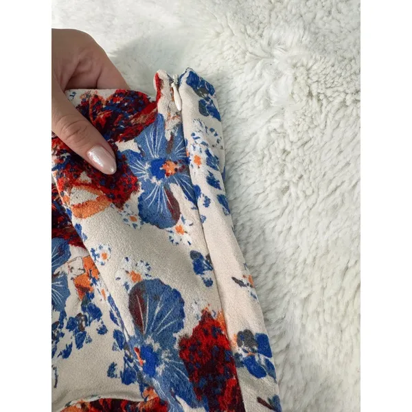 Free People Floral Shorts Size 8 Blue Red Cream Boho High Rise Flowy - Image 4