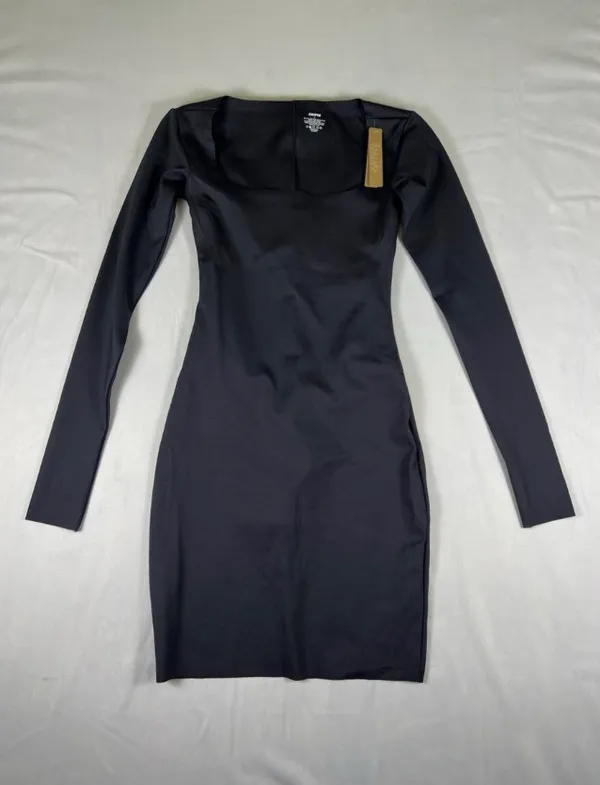 SKIMS Body Long Sleeve Dress M - Image 4