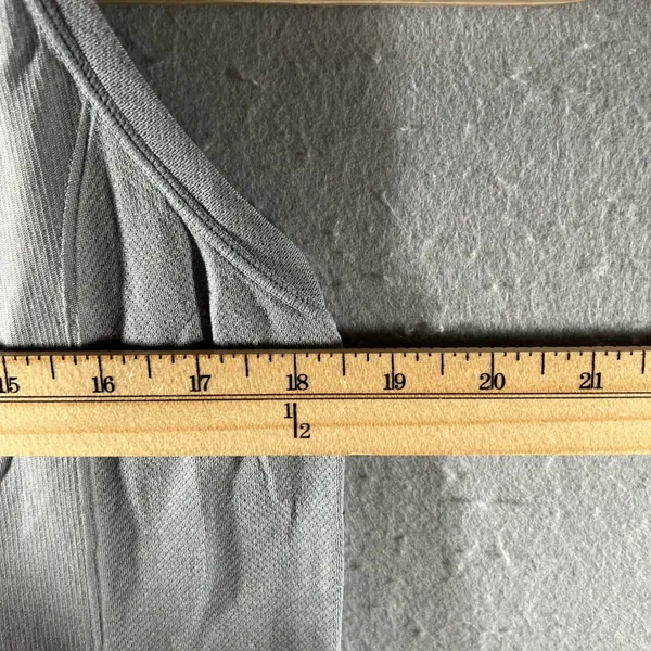 948 | Fabletics Seamless Ribbed‎ Racerback Athletic Tank Top Gray Womens S - Image 3