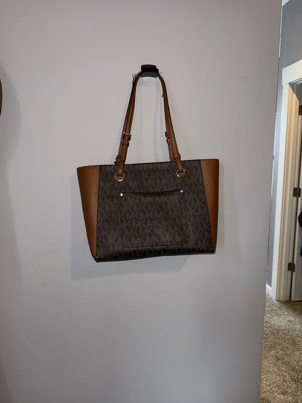 Michael Kors MK Logo Tote - Image 4