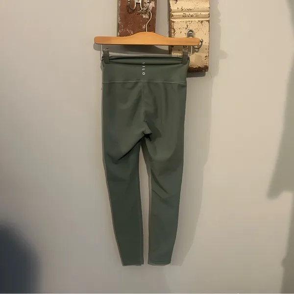 Anthropologie Wilo Base Ribbed Leggings in Green - Image 4