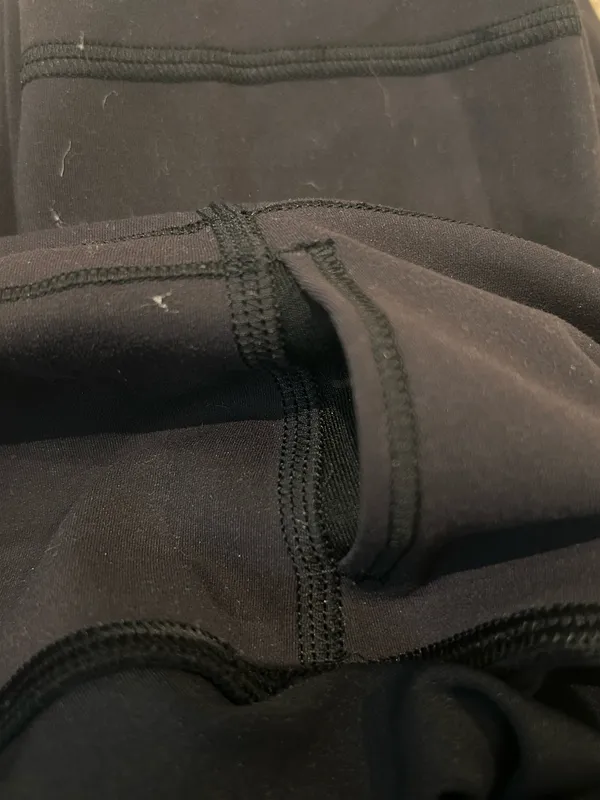 Lululemon Black Wunder Under High-Rise inseam 27 inches size 6 - Image 5