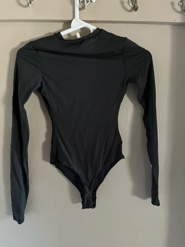 SKIMS Long Sleeve Bodysuit - Image 5