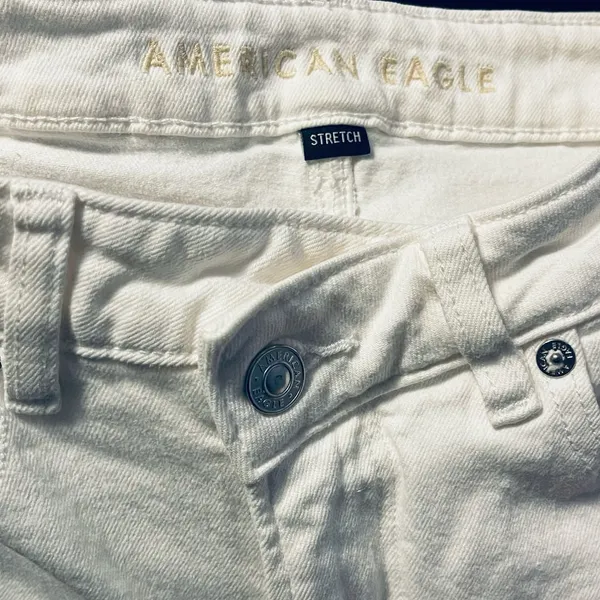 Size 4 American Eagle White Mom Straight Leg Stretch Jeans - Image 11