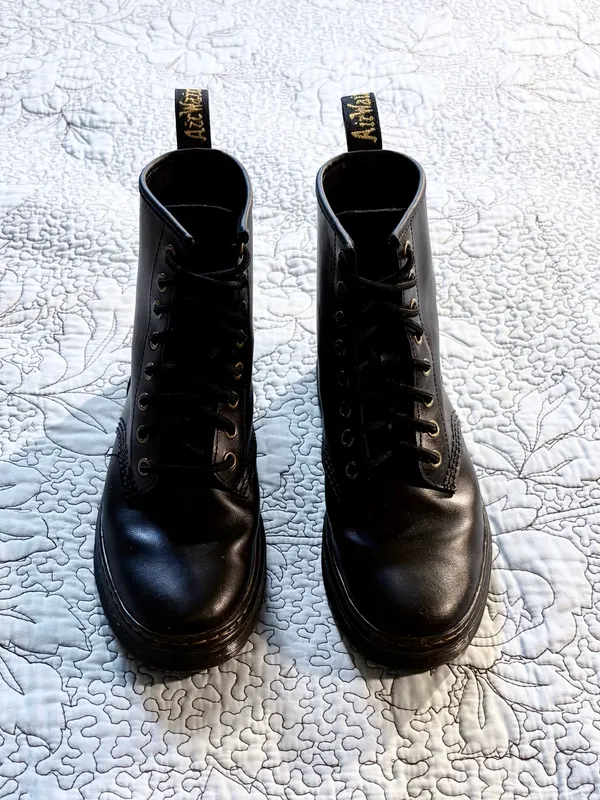 💥Dr. Martens Zavala Black Leather 8-Eye Lace Up Combat Boots Women’s Sz 6❤️ - Image 2