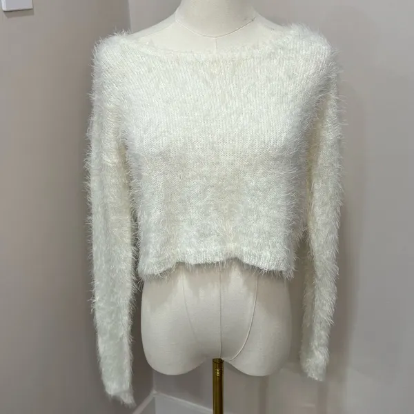 Hollister Cropped Fuzzy Sweater Medium‎ - Image 2