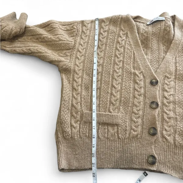 Zara light brown or tan button knit cardigan light brown oversized size small - Image 4