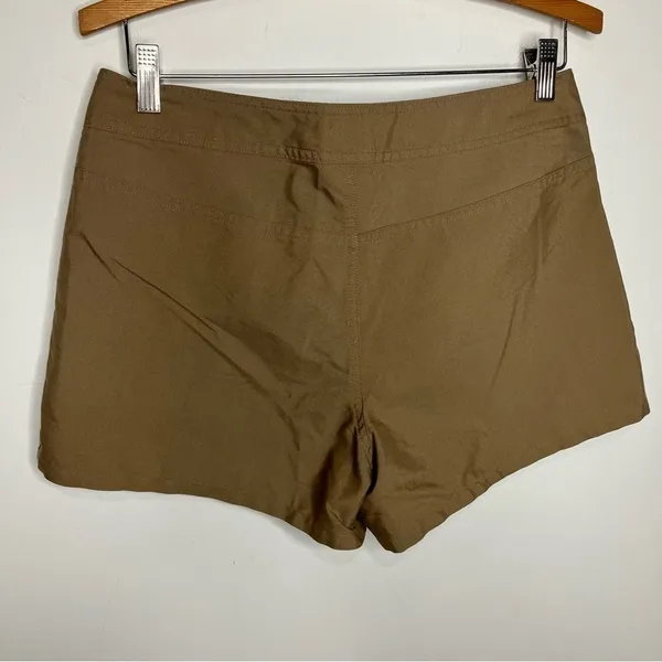 Gap khaki retro‎ style shorts size 10 - Image 4