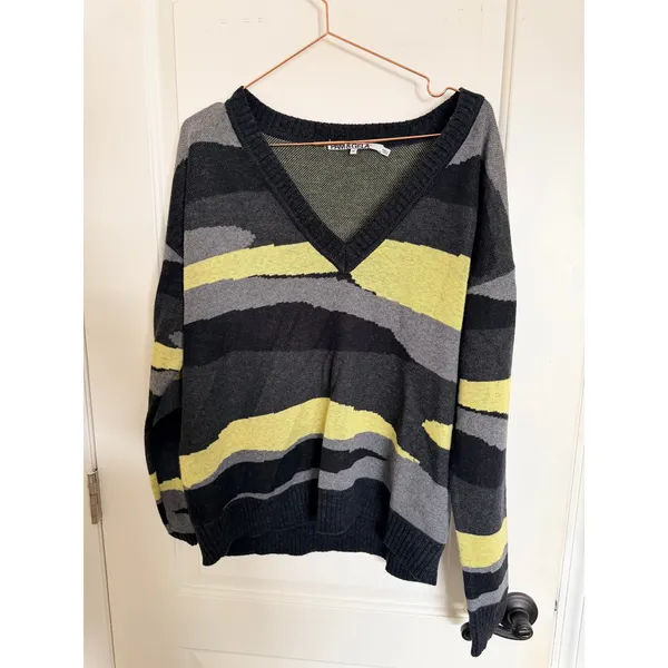 Pam & Gela Sweater Womens V-Neck Abstract Camo Intarsia M Grey Yellow Black‎ - Image 6