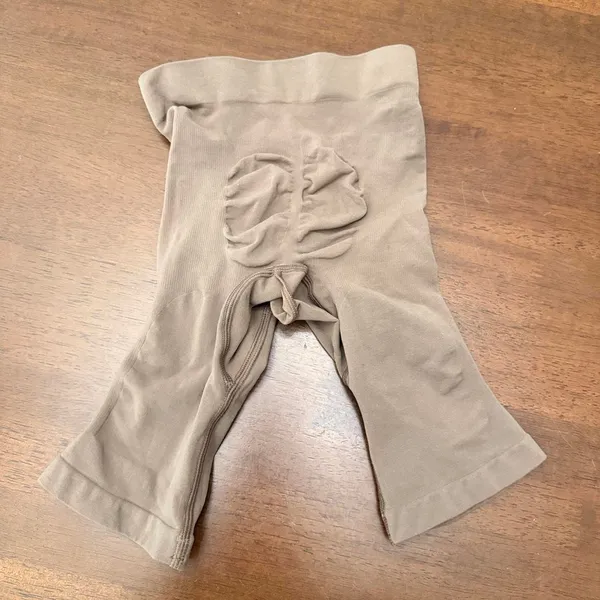 Skims Shapewear Shorts Tights - XXS - Image 3
