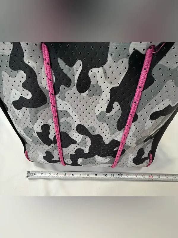 Gray Camo Neoprene Tote & Wallet Pink Handles - Image 7