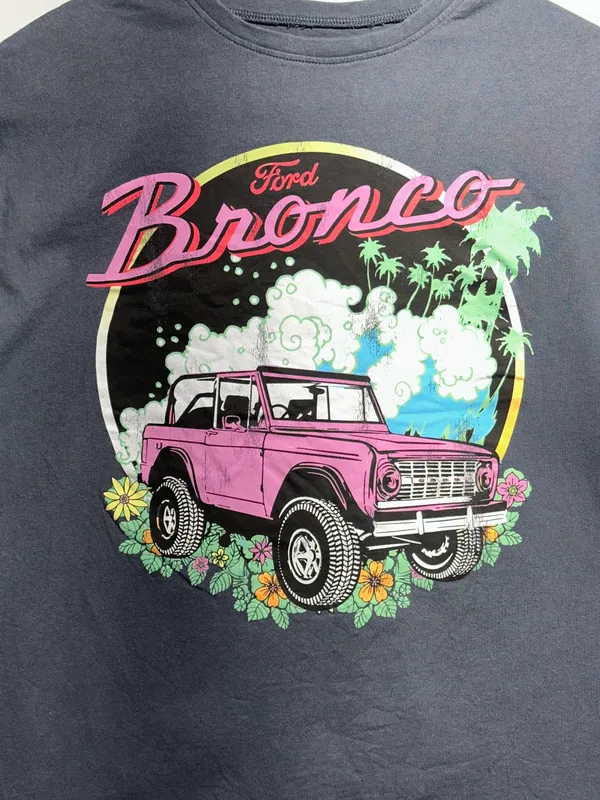 Gray Ford Bronco Pink Print Size Small - Image 4