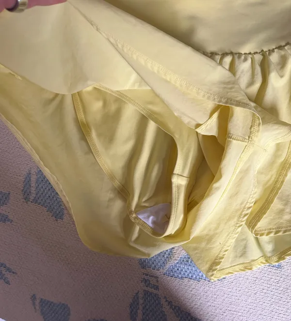 Alo Yoga Shorts - Image 4