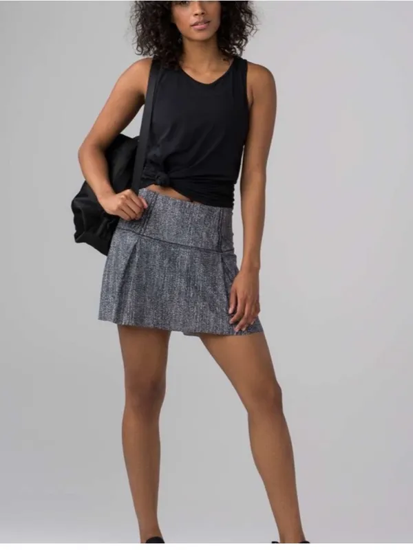 Lululemon Lost in Pace Skirt Air Time White Black Size 6 Rare - Image 14