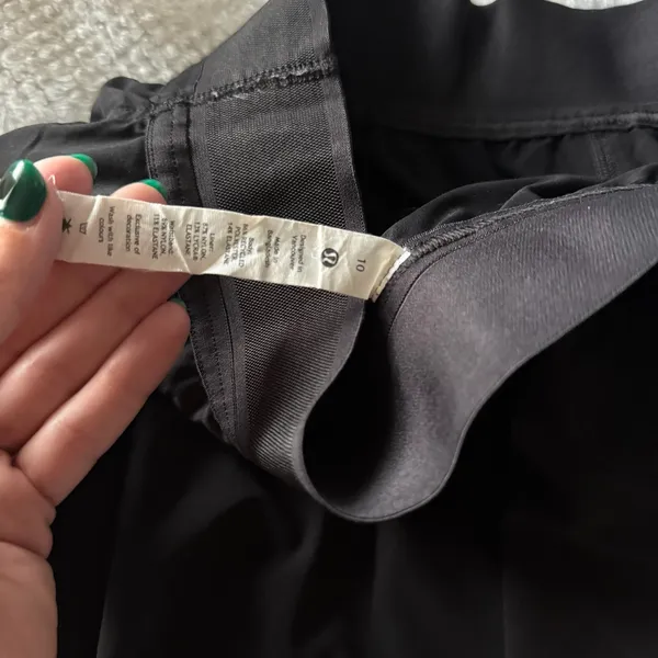 NWOT new Lululemon black tennis skirt size 10 - Image 3