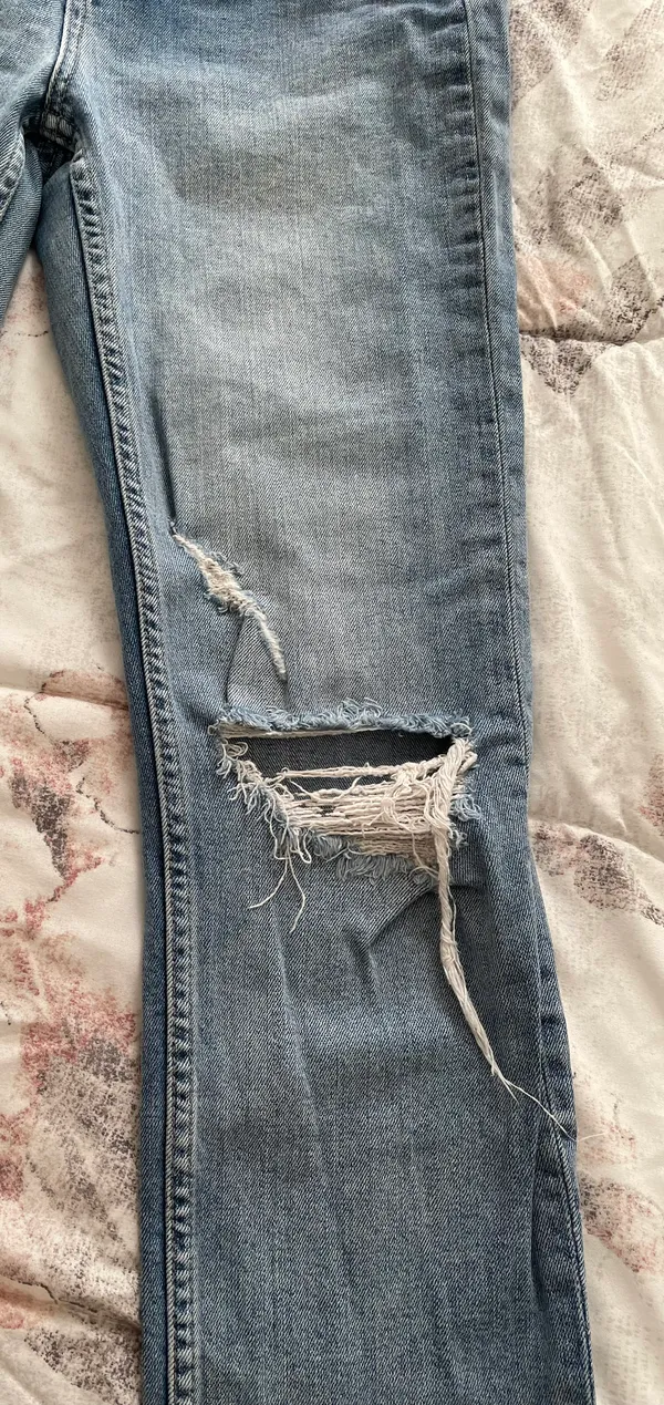 Topshop Moto Distressed Ripped Raw Hem Light Blue Y2K Jeans, size 26x30” - Image 11
