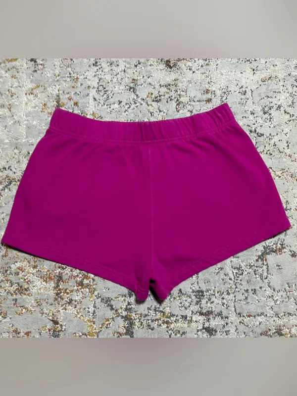 The North Face half dome logo shorts in magenta pink size Large - Image 9