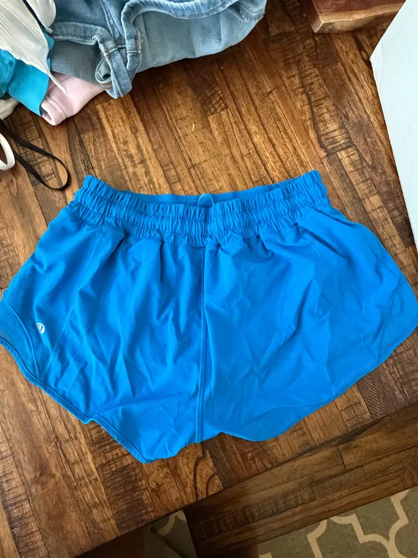 Lululemon Shorts Hotty Hot - Image 2