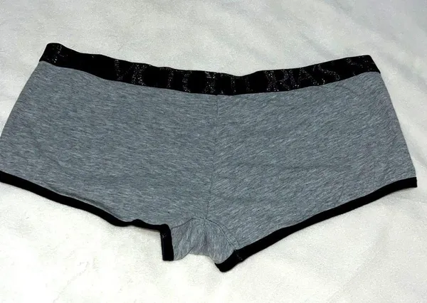 Victoria’s Secret sports bra & shortie set gray & black size M NWOT - Image 6