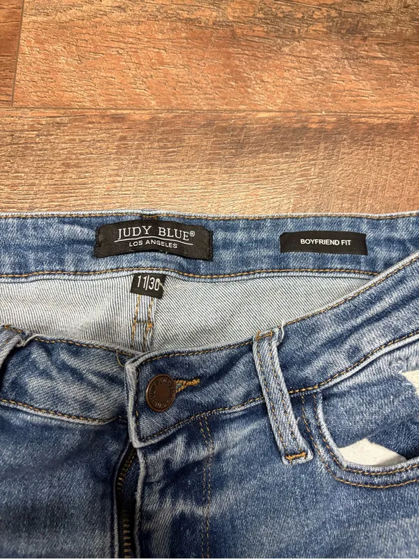 Judy Blue Distressed Boyfriend Fit Cotton Blend Denim Jeans Size 11/30 - Image 2
