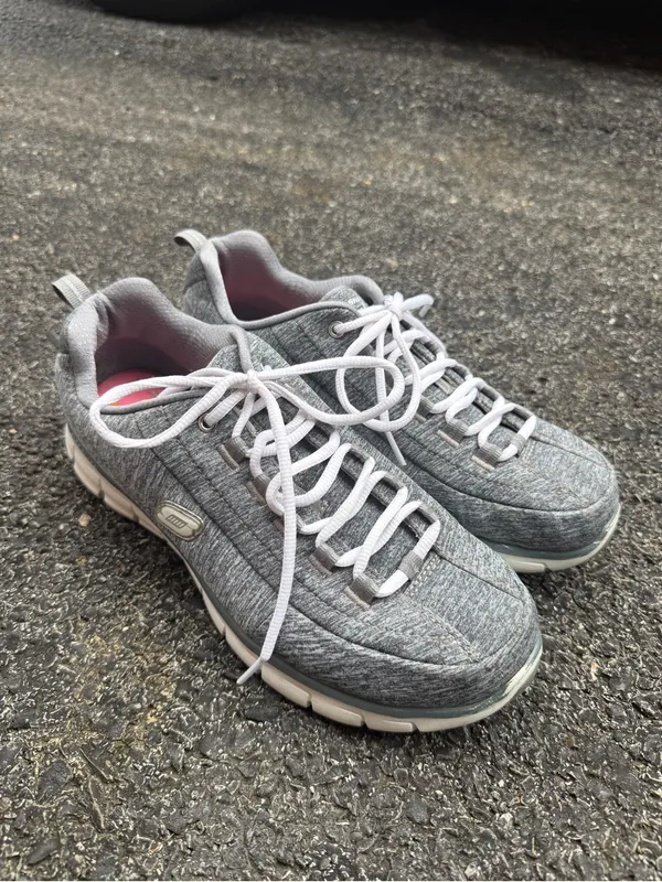 Skechers Synergy 3.0 Gray Memory Foam Sneakers Women’s Size 10 - Image 2
