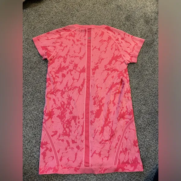 Lululemon Swiftly Tech Tee - Image 3