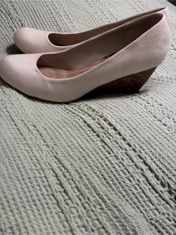 Women’s Wedge Pumps - Image 8