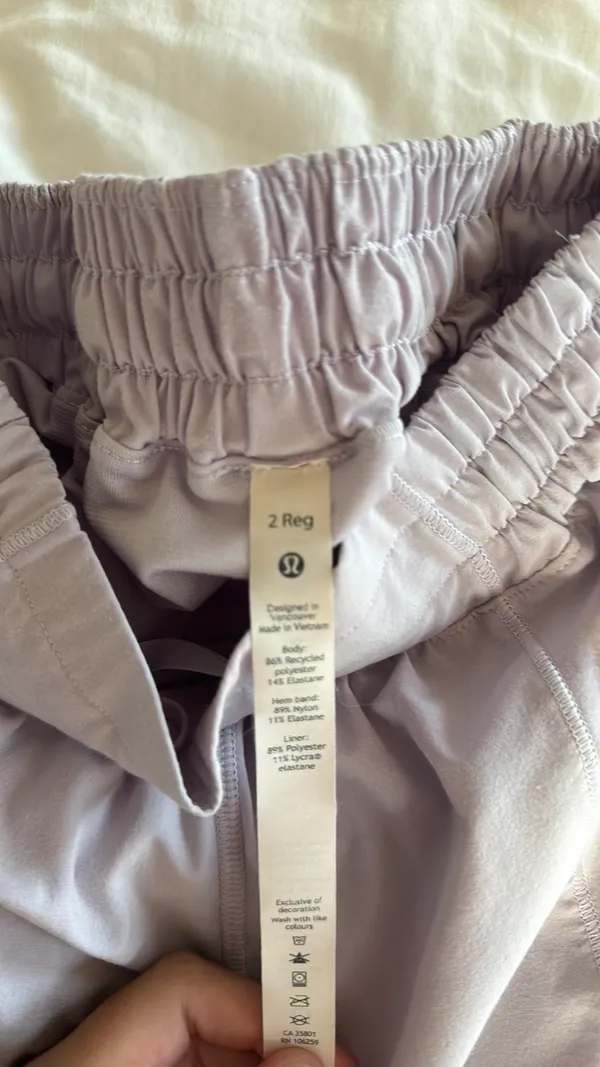 Lululemon Hotty Hot Short 2.5” - Image 3