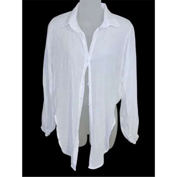 White Tie-Front Gauze Button-Up Shirt and Shorts Set Size Small - Image 3