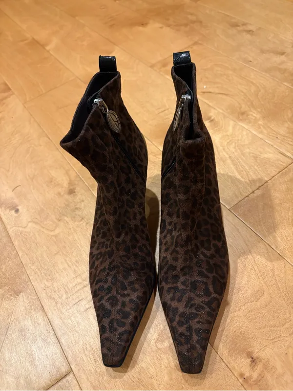 Donald J. Pliner Lola leopard-print ankle boots booties pointed tow sz 7.5 brown - Image 2