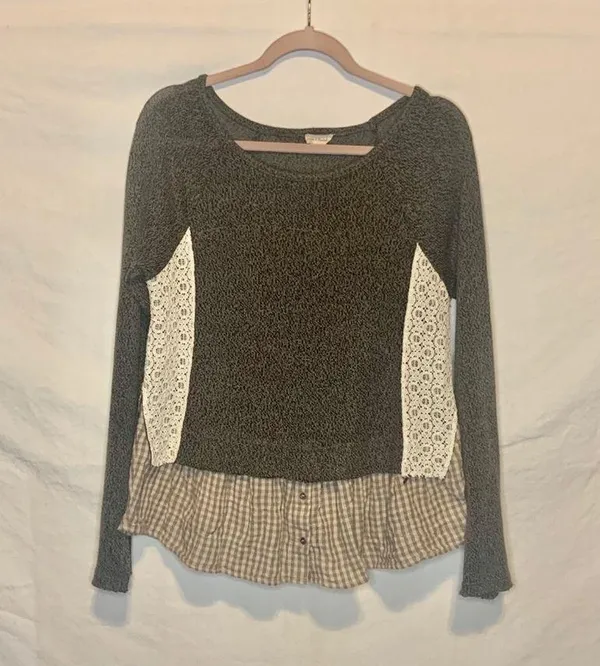 Hem and Thread Soft Lace and Plaid Blouse - Image 12