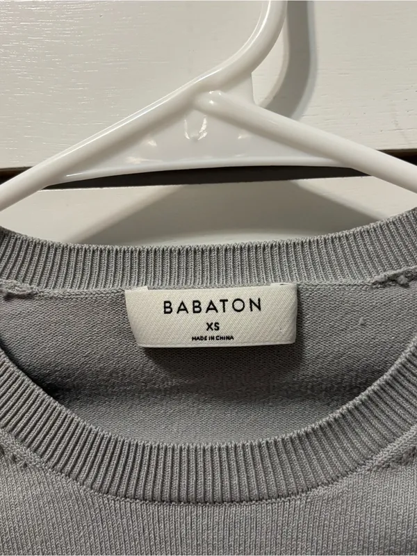 Aritzia Babaton Sculpt Empire Long Sleeve Grey - Image 4