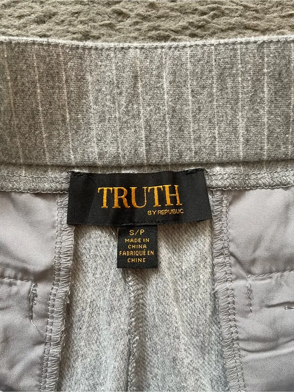 Truth Women's Wide-Leg Pinstripe Pants in Light Gray - Image 3