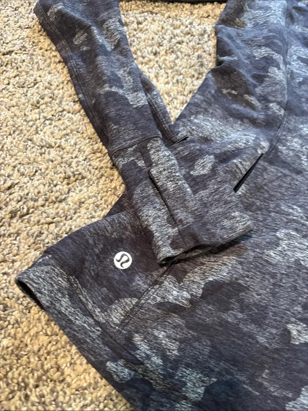 Lululemon Runderful Long Sleeve size 8 - Image 3